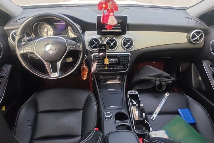 Used Mercedes-Benz GLA 2015 GLA 200 Sport Edition Center Console