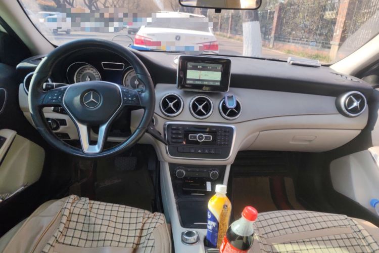 Used Mercedes-Benz GLA 2015 GLA 200 Sport Edition Center Console