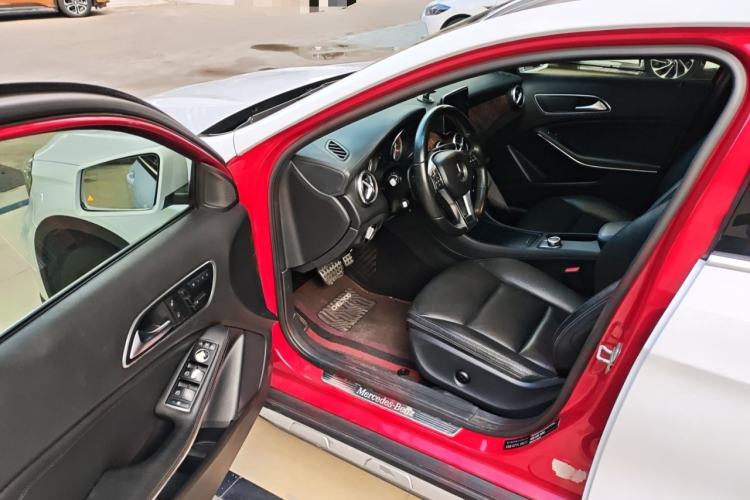 Used Mercedes-Benz GLA 2015 GLA 260 4MATIC Driver Seat