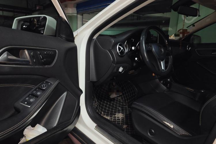 Used Mercedes-Benz GLA 2015 GLA 220 4MATIC Fashion Model Driver Seat