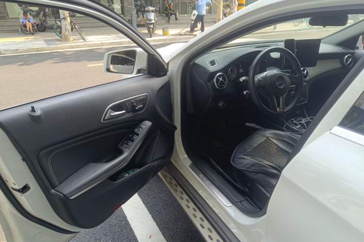 Used Mercedes-Benz GLA 2015 GLA 200 Fashion Model Driver Seat