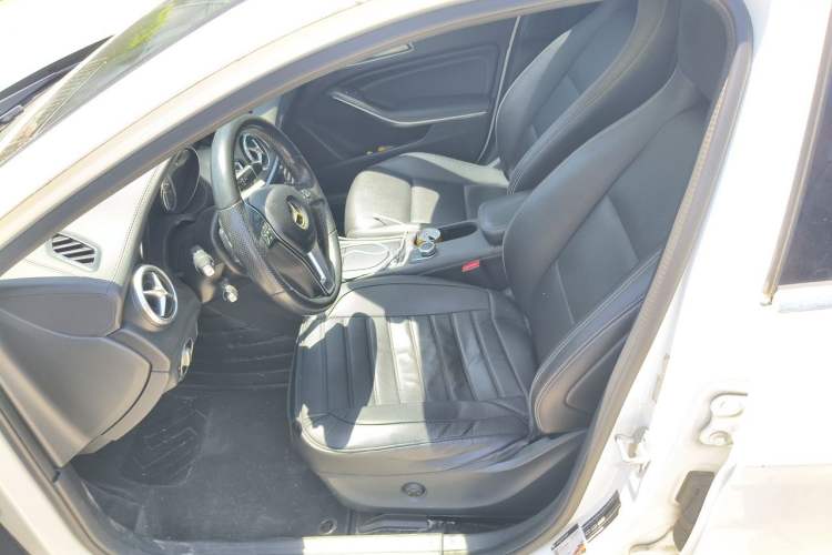 Used Mercedes-Benz GLA 2015 GLA 220 4MATIC Fashion Model Driver Seat
