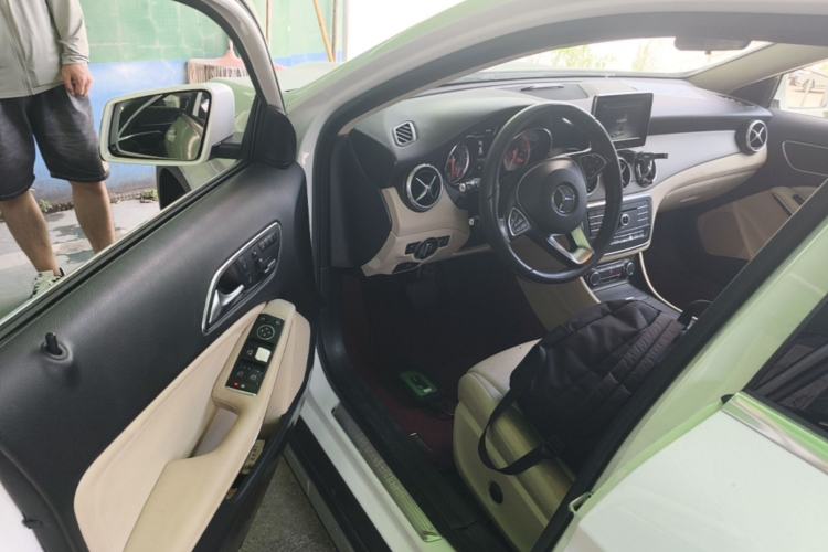 Used Mercedes-Benz GLA 2015 GLA 200 Sport Edition Driver Seat