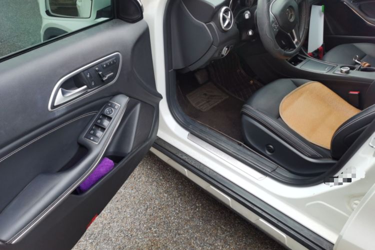 Used Mercedes-Benz GLA 2015 GLA 200 Sport Edition Driver Seat