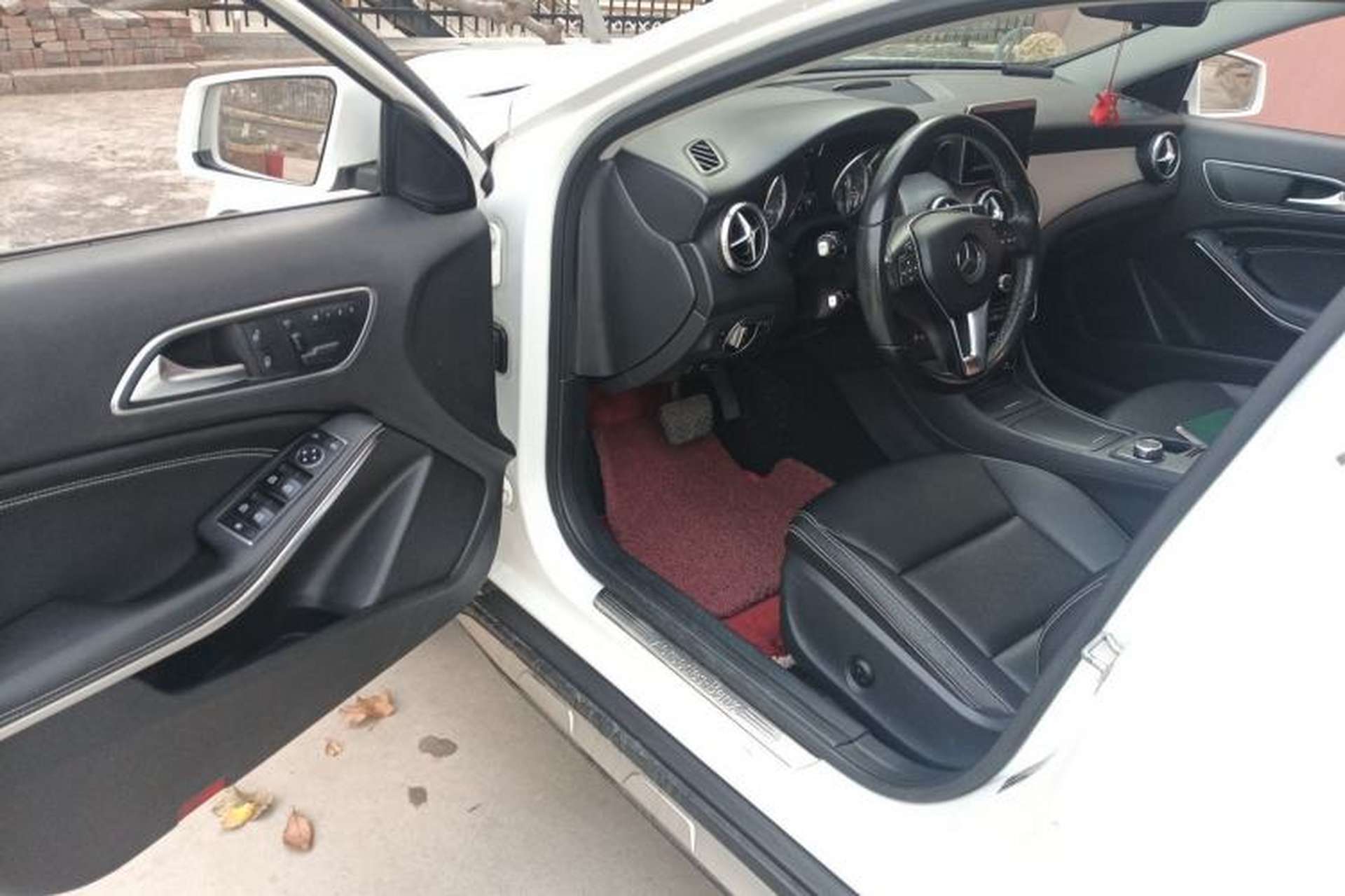 Used Mercedes-Benz GLA 2015 GLA 200 Sport Edition Driver Seat
