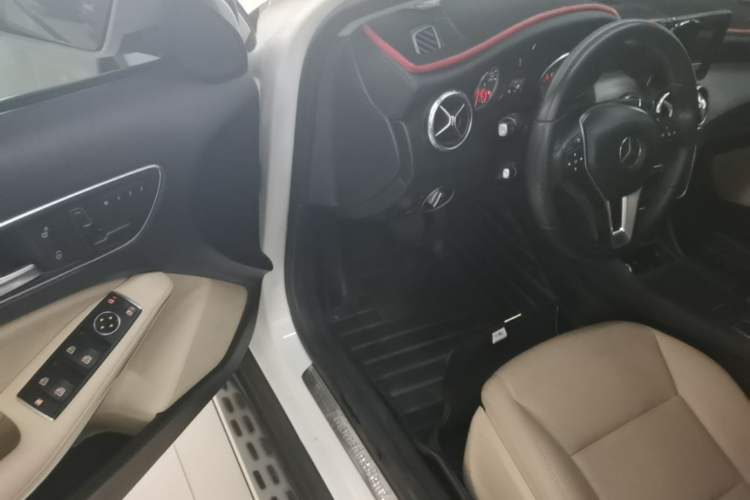 Used Mercedes-Benz GLA 2015 GLA 200 Fashion Model Driver Seat