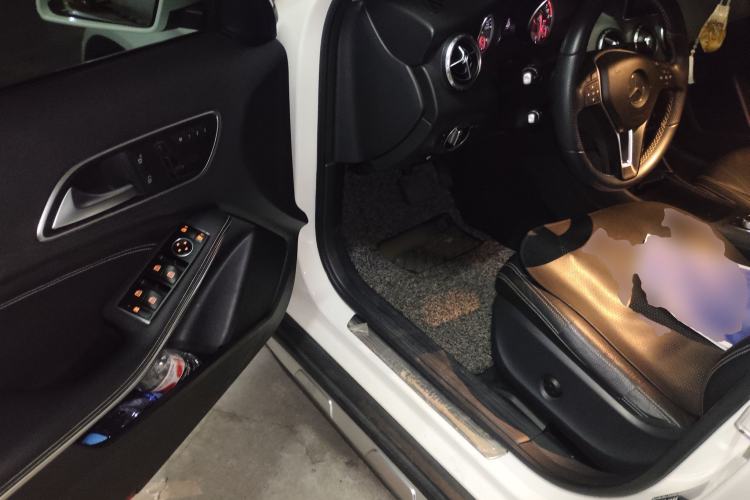 Used Mercedes-Benz GLA 2015 GLA 200 Sport Edition Driver Seat