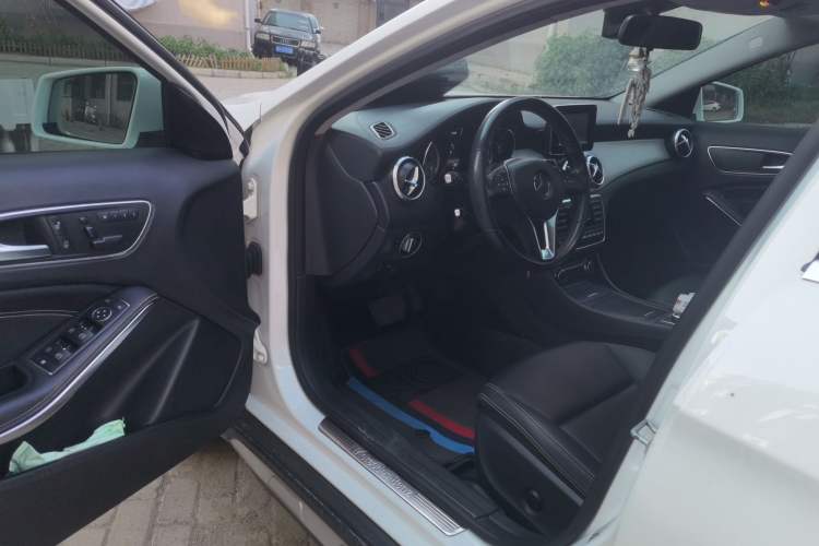 Used Mercedes-Benz GLA 2015 GLA 220 4MATIC Fashion Model Driver Seat