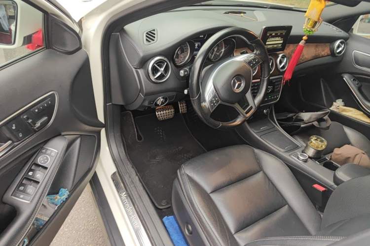 Used Mercedes-Benz GLA 2015 GLA 260 4MATIC Driver Seat