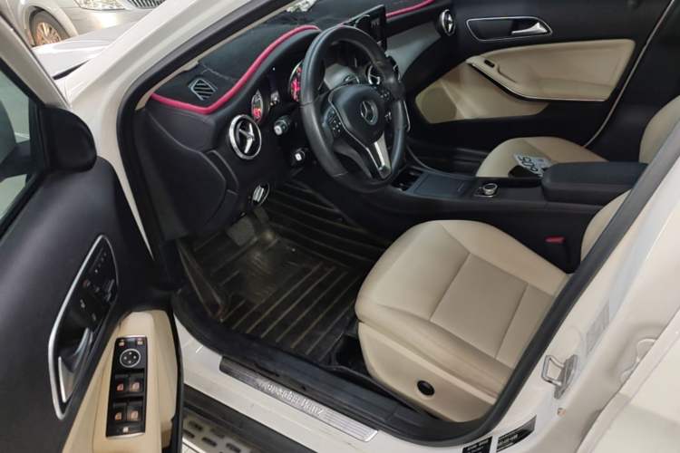 Used Mercedes-Benz GLA 2015 GLA 200 Fashion Model Driver Seat