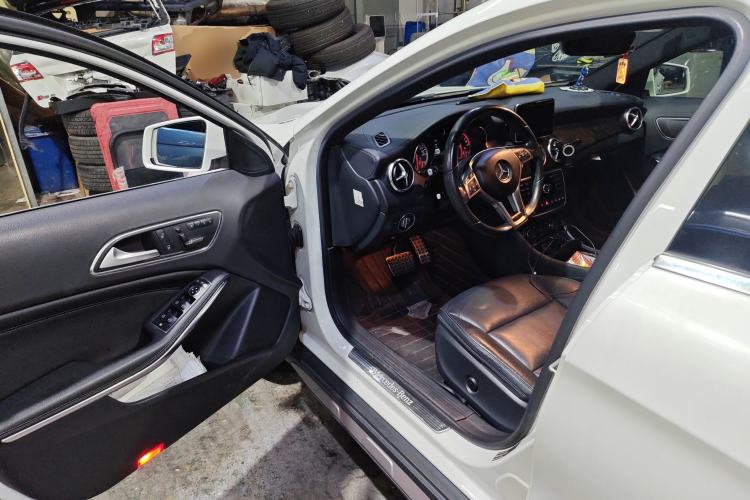 Used Mercedes-Benz GLA 2015 GLA 260 4MATIC Driver Seat