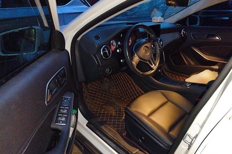 Used Mercedes-Benz GLA 2015 GLA 200 Fashion Model Driver Seat