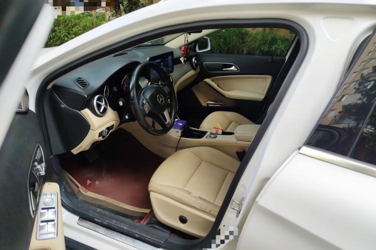 Used Mercedes-Benz GLA 2015 GLA 200 Sport Edition Driver Seat