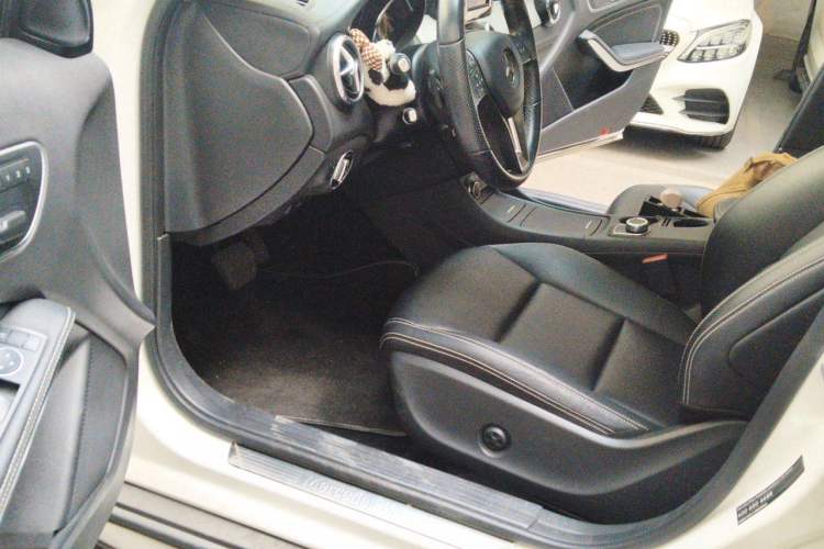 Used Mercedes-Benz GLA 2015 GLA 200 Fashion Model Driver Seat