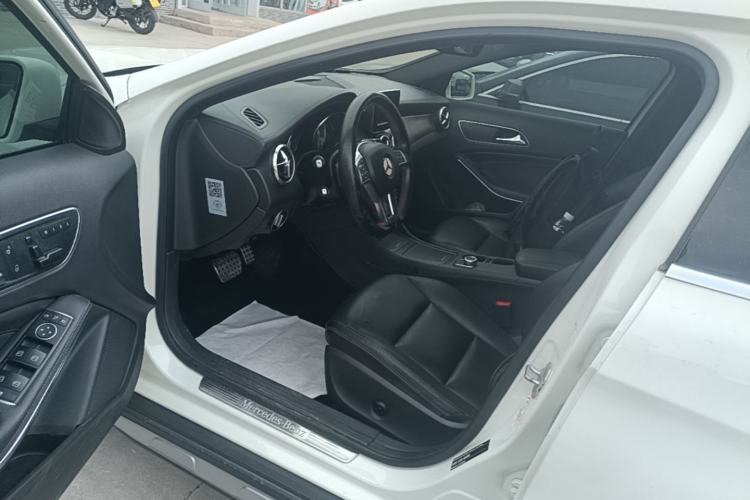 Used Mercedes-Benz GLA 2015 GLA 260 4MATIC Driver Seat