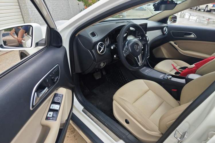 Used Mercedes-Benz GLA 2015 GLA 220 4MATIC Fashion Model Driver Seat