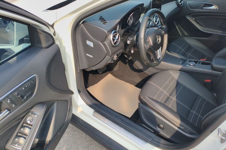 Used Mercedes-Benz GLA 2015 GLA 200 Driver Seat