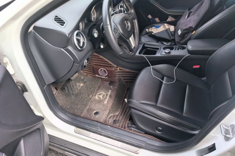 Used Mercedes-Benz GLA 2015 GLA 200 Sport Edition Driver Seat