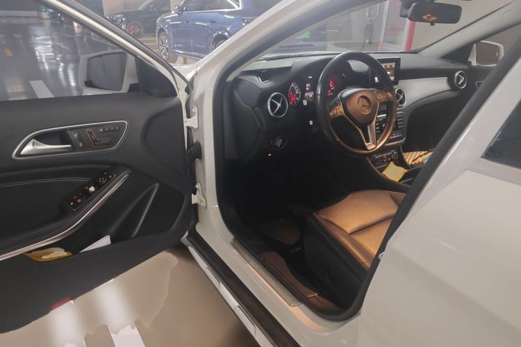 Used Mercedes-Benz GLA 2015 GLA 200 Fashion Model Driver Seat