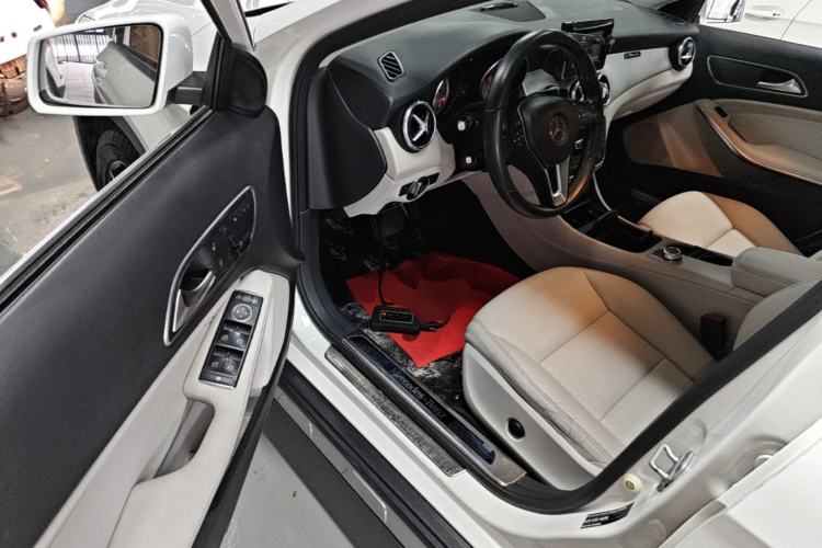 Used Mercedes-Benz GLA 2015 GLA 200 Fashion Model Driver Seat