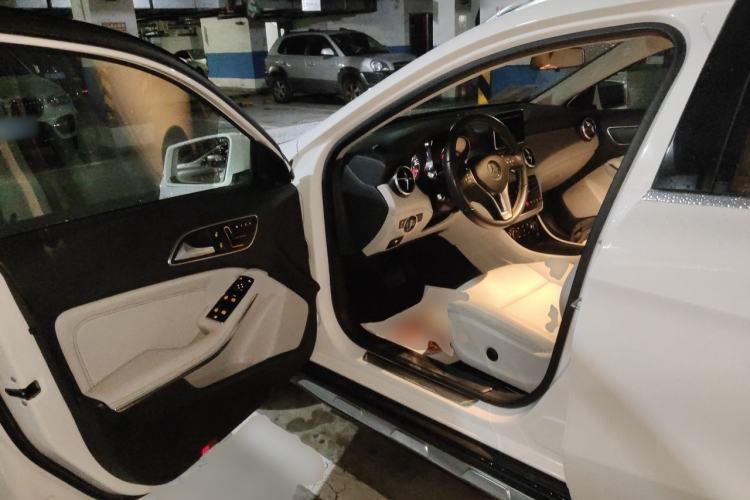 Used Mercedes-Benz GLA 2015 GLA 220 4MATIC Fashion Model Driver Seat