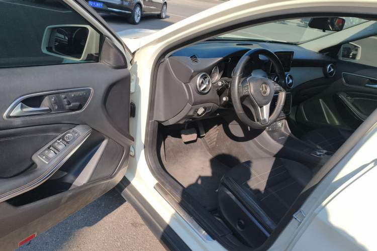 Used Mercedes-Benz GLA 2015 GLA 200 Driver Seat