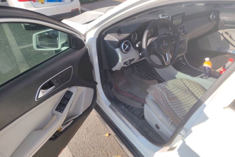 Used Mercedes-Benz GLA 2015 GLA 200 Sport Edition Driver Seat