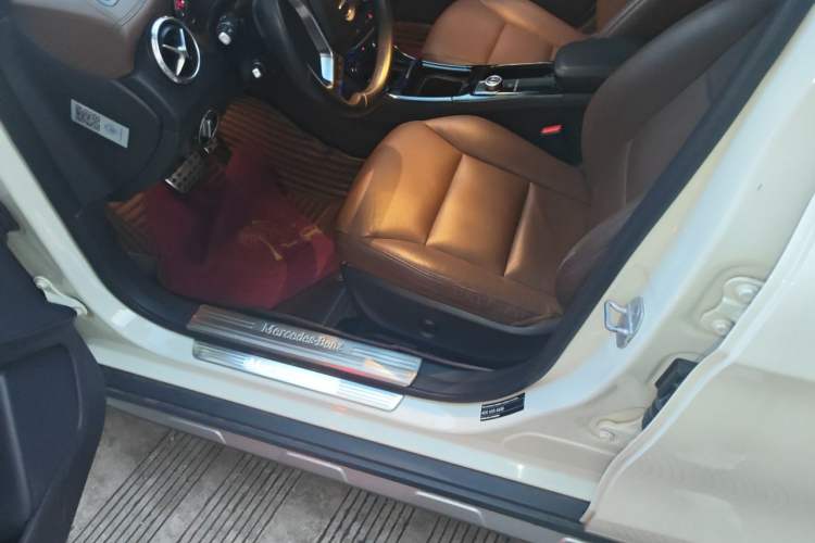 Used Mercedes-Benz GLA 2015 GLA 260 4MATIC Driver Seat
