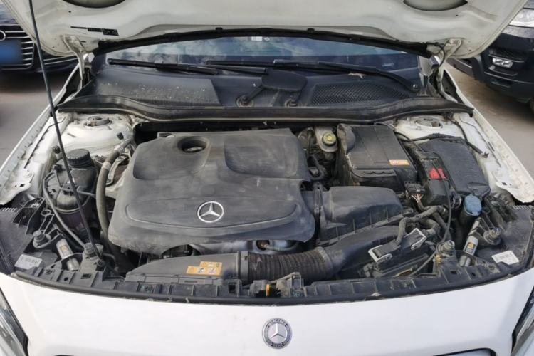 Used Mercedes-Benz GLA 2015 GLA 200 Fashion Model Engine Bay