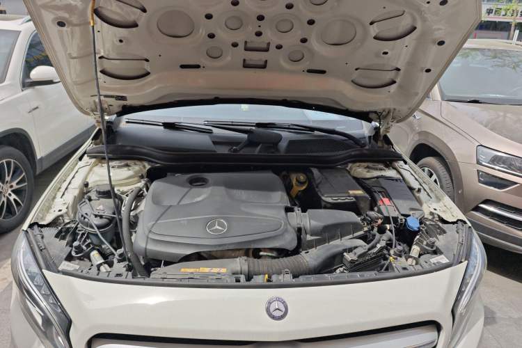 Used Mercedes-Benz GLA 2015 GLA 200 Engine Bay