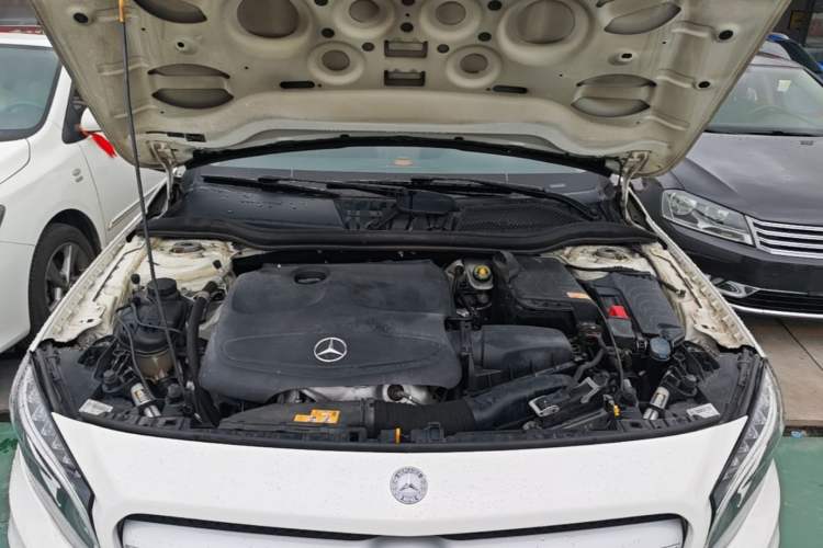 Used Mercedes-Benz GLA 2015 GLA 200 Fashion Model Engine Bay