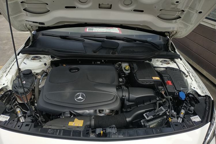 Used Mercedes-Benz GLA 2015 GLA 260 4MATIC Sport Edition Engine Bay