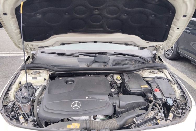 Used Mercedes-Benz GLA 2015 GLA 200 Engine Bay