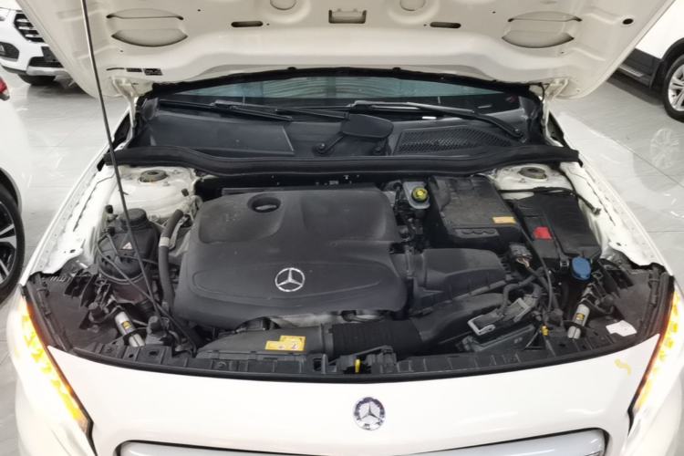 Used Mercedes-Benz GLA 2015 GLA 220 4MATIC Luxury Model Engine Bay