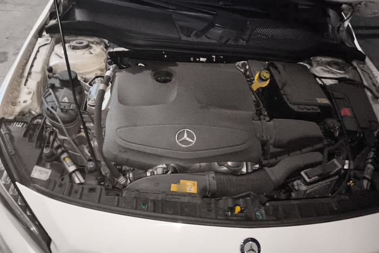 Used Mercedes-Benz GLA 2015 GLA 200 Fashion Model Engine Bay