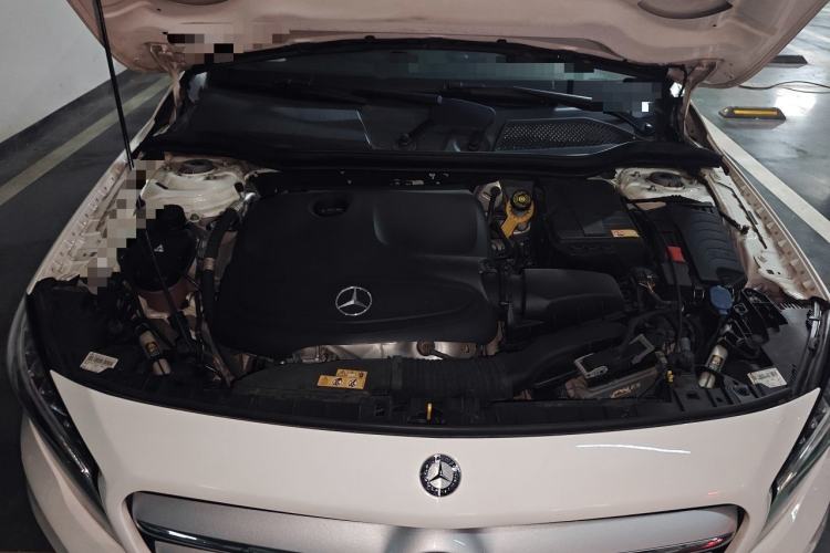 Used Mercedes-Benz GLA 2015 GLA 220 4MATIC Fashion Model Engine Bay