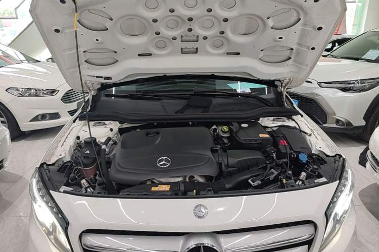 Used Mercedes-Benz GLA 2015 GLA 200 Fashion Model Engine Bay