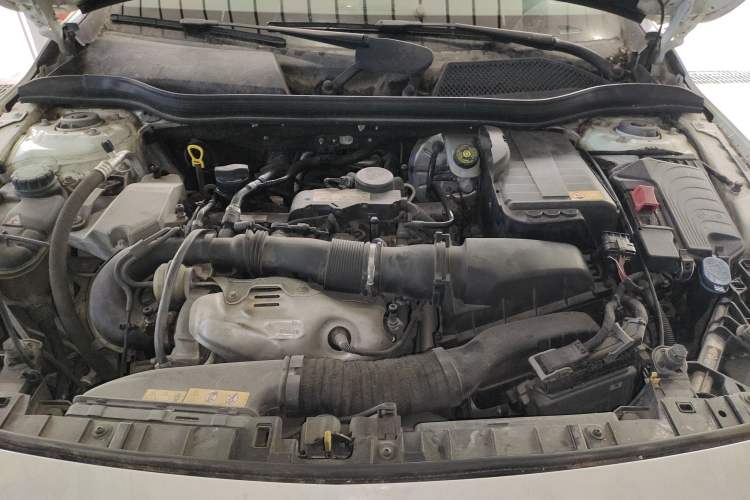 Used Mercedes-Benz GLA 2015 GLA 260 4MATIC Engine Bay