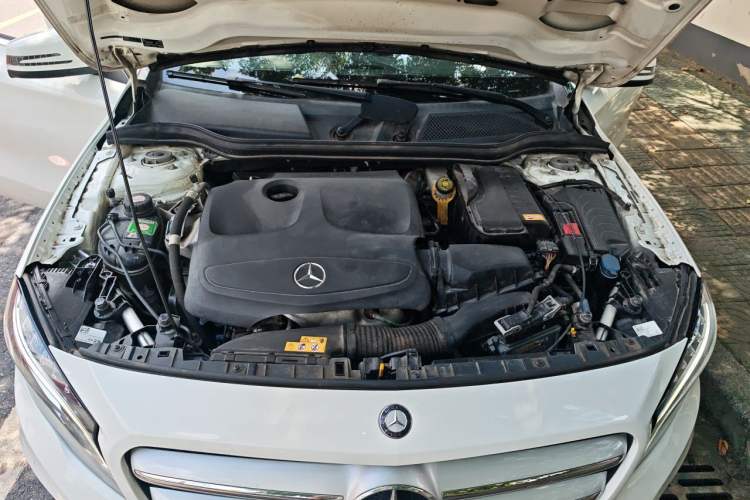 Used Mercedes-Benz GLA 2015 GLA 200 Fashion Model Engine Bay