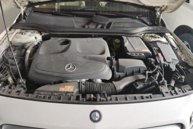 Used Mercedes-Benz GLA 2015 GLA 220 4MATIC Luxury Model Engine Bay