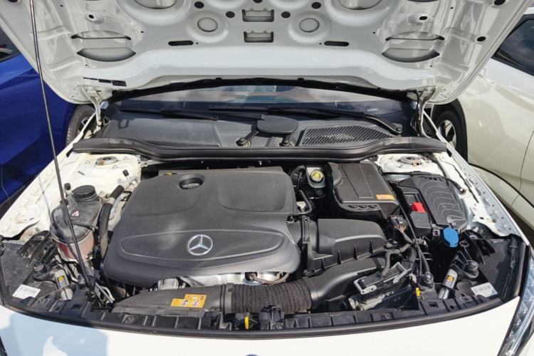 Used Mercedes-Benz GLA 2015 GLA 260 4MATIC Sport Edition Engine Bay