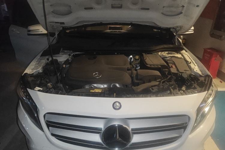 Used Mercedes-Benz GLA 2015 GLA 220 4MATIC Luxury Model Engine Bay
