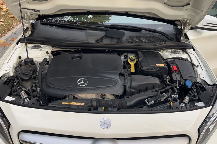 Used Mercedes-Benz GLA 2015 GLA 200 Engine Bay