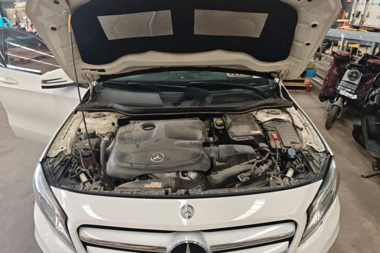 Used Mercedes-Benz GLA 2015 GLA 200 Fashion Model Engine Bay