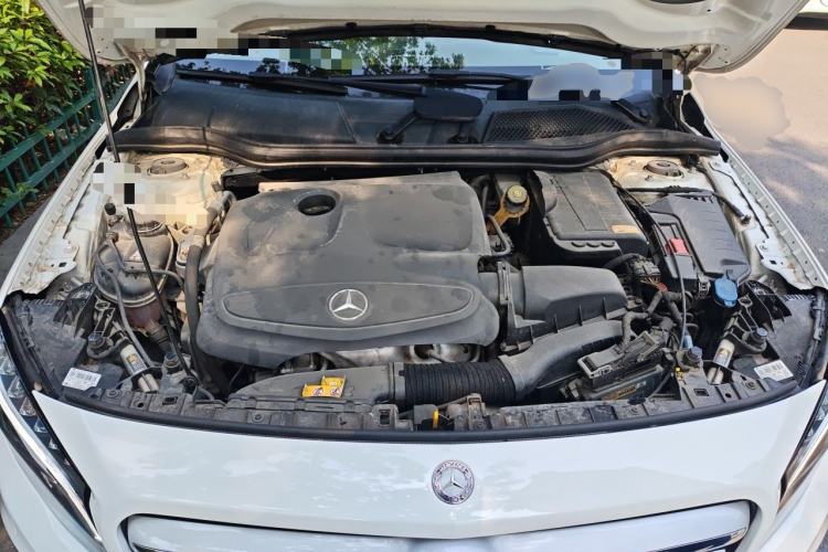 Used Mercedes-Benz GLA 2015 GLA 220 4MATIC Fashion Model Engine Bay