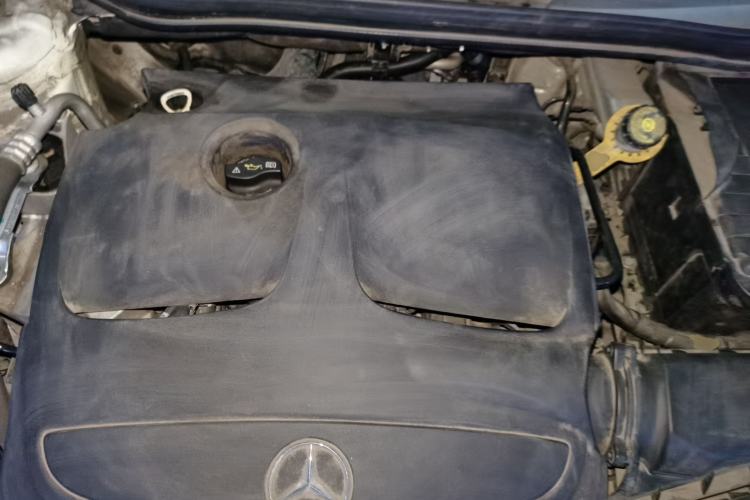 Used Mercedes-Benz GLA 2015 GLA 200 Fashion Model Engine Bay