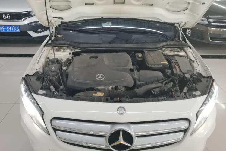 Used Mercedes-Benz GLA 2015 GLA 200 Fashion Model Engine Bay