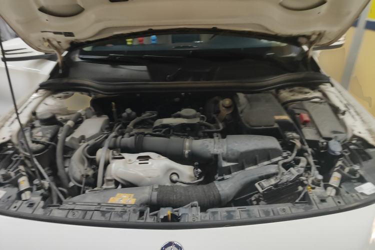 Used Mercedes-Benz GLA 2015 GLA 220 4MATIC Luxury Model Engine Bay