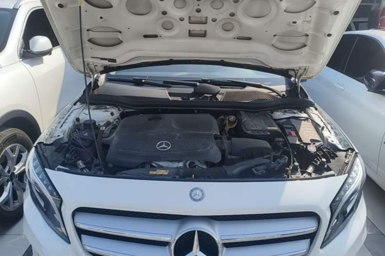 Used Mercedes-Benz GLA 2015 GLA 200 Fashion Model Engine Bay