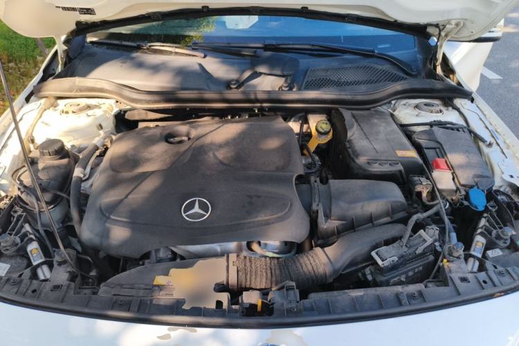 Used Mercedes-Benz GLA 2015 GLA 200 Fashion Model Engine Bay